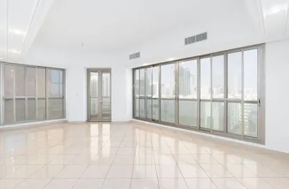 Apartment - 2 Bedrooms - 2 Bathrooms for rent in Al Heel Tower - Mubarak Bin Mohammed Street - Al Khalidiya - Abu Dhabi