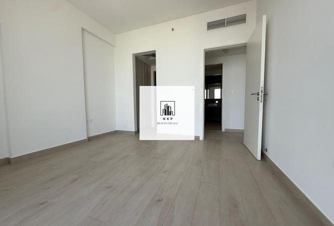 121120524 - Property Main Image