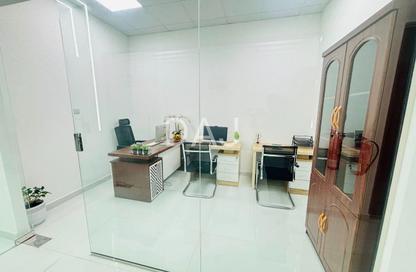 Office Space - Studio - 1 Bathroom for rent in Red Avenue - Al Garhoud - Dubai
