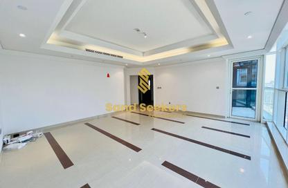 Apartment - 2 Bedrooms - 3 Bathrooms for rent in Wave tower - Corniche Road - Abu Dhabi