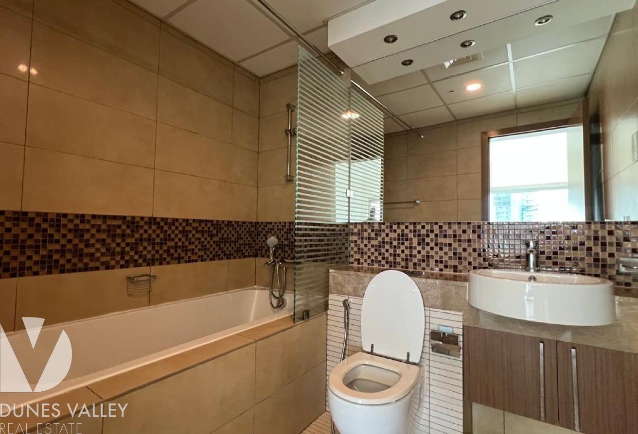 Luxurious | Prime Location |Burj Khalifa Area View photo 6