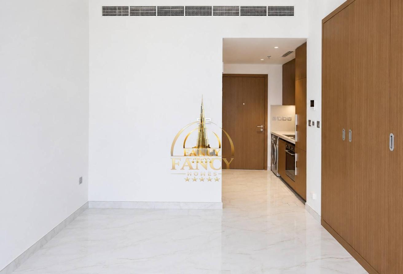 Brand New | Unfurnished | Multiple Cheques photo 2