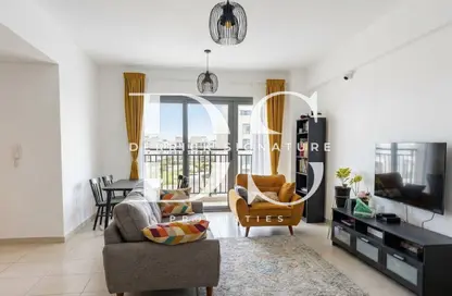 Apartment - 3 Bedrooms - 3 Bathrooms for sale in Hayat Boulevard 2B - Hayat Boulevard 2 - Hayat Boulevard - Town Square - Dubai