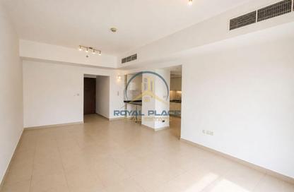 Apartment - 2 - 3 for rent in Oxford Building - District 14 - Jumeirah Village Circle - Dubai
