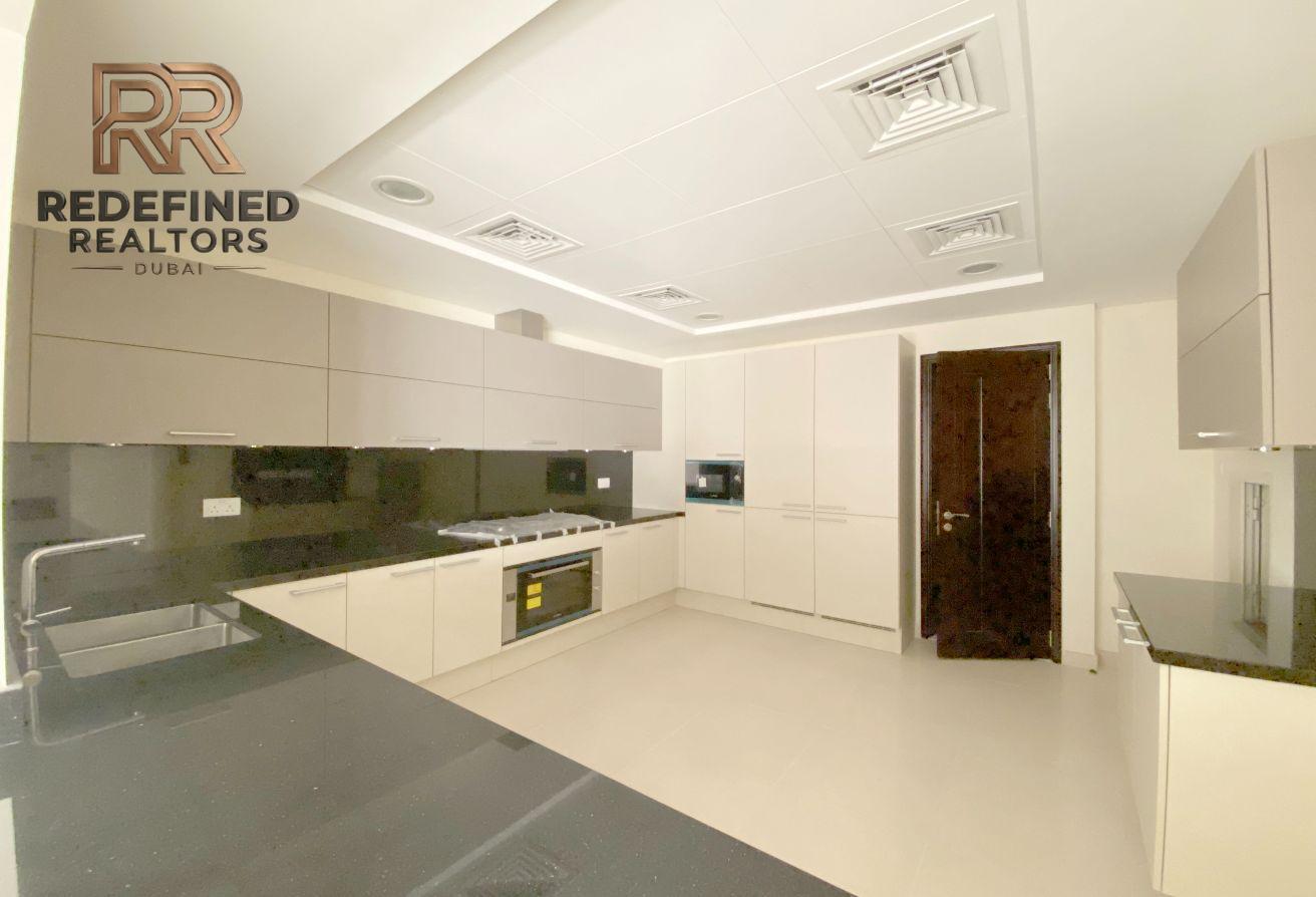 SMART LAYOUT | BEST PRICE | 4 Bed MIDDLE UNIT photo 9
