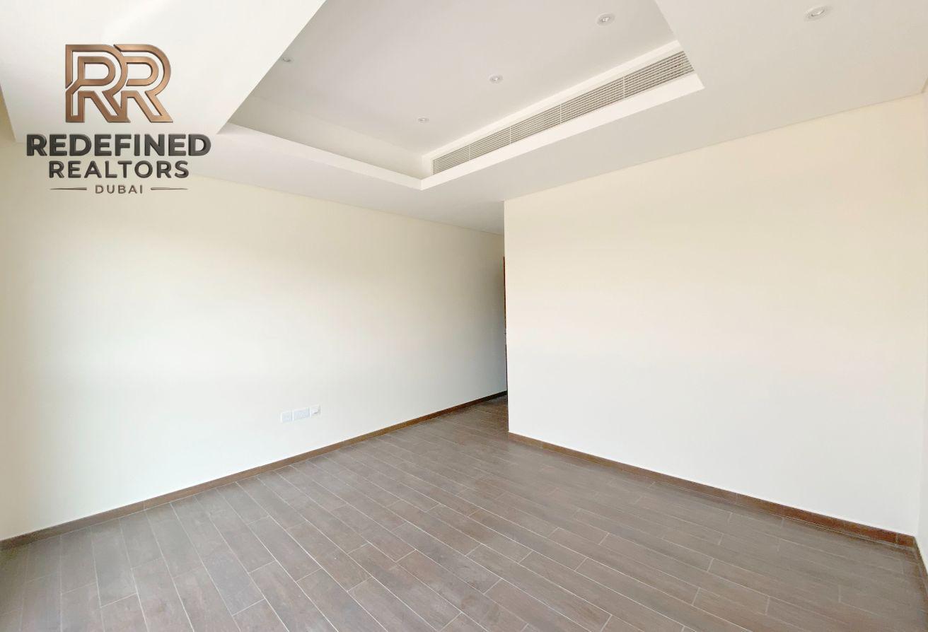 SMART LAYOUT | BEST PRICE | 4 Bed MIDDLE UNIT photo 7