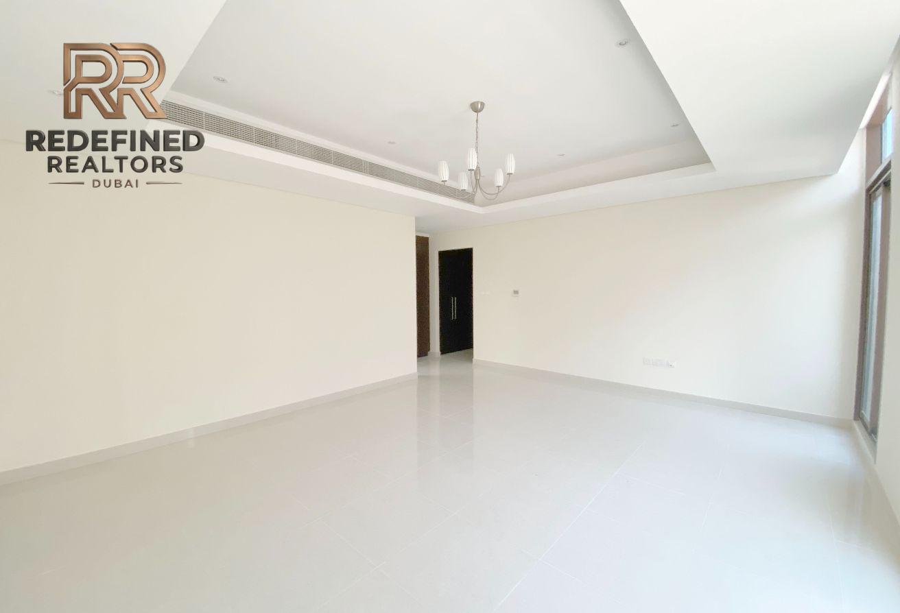 SMART LAYOUT | BEST PRICE | 4 Bed MIDDLE UNIT photo 5