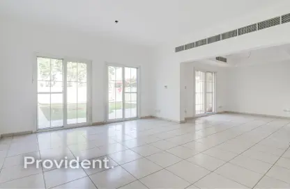 Villa - 3 Bedrooms - 4 Bathrooms for rent in Springs 15 - The Springs - Dubai