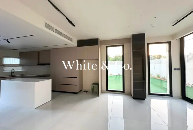 156903205 - Property Image 3