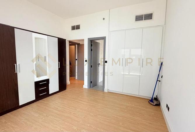 122001733 - Property Image 2