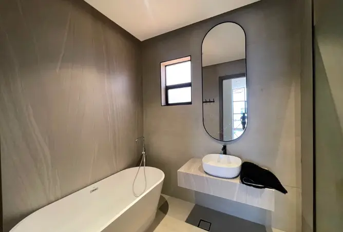 160118010 - Property Image 2
