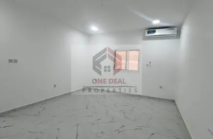 فيلا - غرفة نوم - 1 حمام للايجار في الحبووي - المرخانية - العين