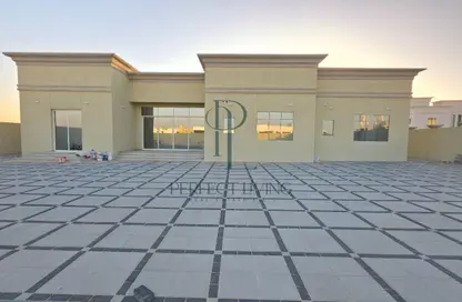 Villa - 4 Bedrooms - 5 Bathrooms for rent in Nad Al Sheba Villas - Nad Al Sheba 3 - Nad Al Sheba - Dubai