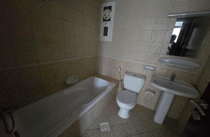 Apartment - 1 Bedroom - 2 Bathrooms for rent in Al Qulaya'ah - Al Sharq - Sharjah