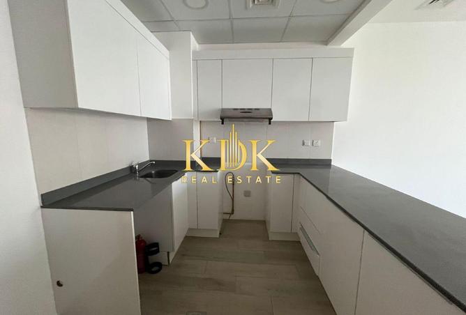 98699935 - Property Image 3