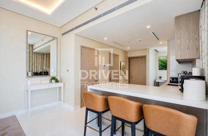 Apartment - 1 - 2 for rent in The Palm Tower - Palm Jumeirah - Dubai