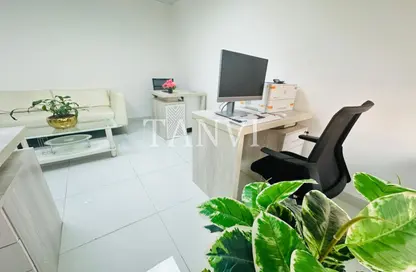 Office Space - Studio - 1 Bathroom for rent in Silver Home Building - Hor Al Anz - Deira - Dubai