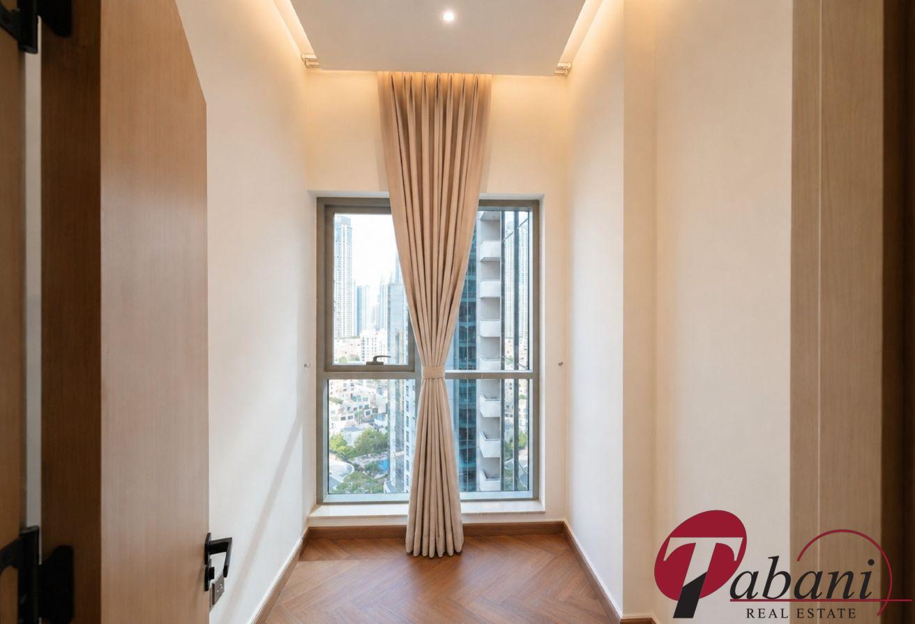 UNFURNISHED | BURJ KHALIFA VIEWS | BALCONY photo 4