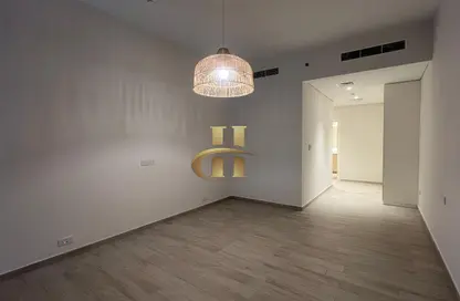 شقة - 2 غرف نوم - 4 حمامات للايجار في بلجرافيا 3أ - 3 بلجرافيا - منطقة 15 - قرية جميرا الدائرية - دبي