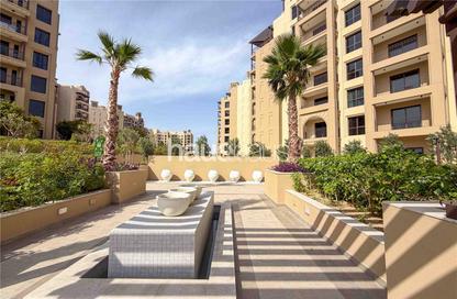 Apartment - 2 Bedrooms - 3 Bathrooms for rent in Al Jazi 2 - Madinat Jumeirah Living - Umm Suqeim - Dubai