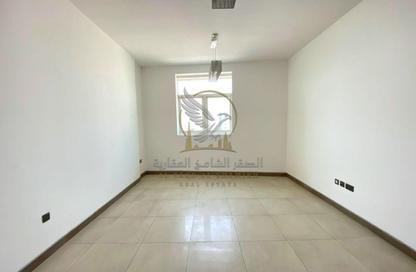 Apartment - 2 - 3 for rent in SG Al Soor Building - Al Soor - Al Qasimia - Sharjah