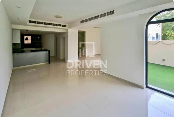 77390111 - Property Image 2