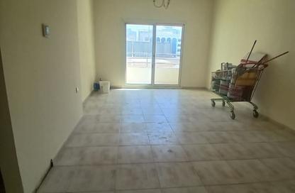 Apartment - 2 Bedrooms - 2 Bathrooms for rent in Qasimia 10 building - Al Mahatta - Al Qasimia - Sharjah