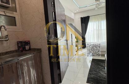 Apartment - Studio - 1 Bathroom for rent in Al Mowaihat 2 - Al Mowaihat - Ajman Apartment - Studio - 1 Bathroom for rent in Al Mowaihat 2 - Al Mowaihat - Ajman