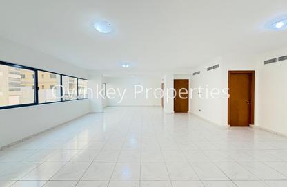 Apartment - 4 - 4 for rent in Golden Sands 4 - Al Mankhool - Bur Dubai - Dubai