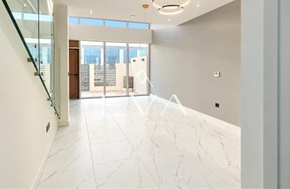 Townhouse - 1 - 2 for rent in Rukan 3 - Rukan - Dubai