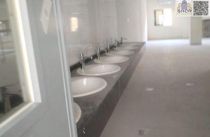 Staff Accommodation - Studio - 7+ for rent in Ali Mousa Building - Al Sajaa Industrial - Al Sajaa - Sharjah