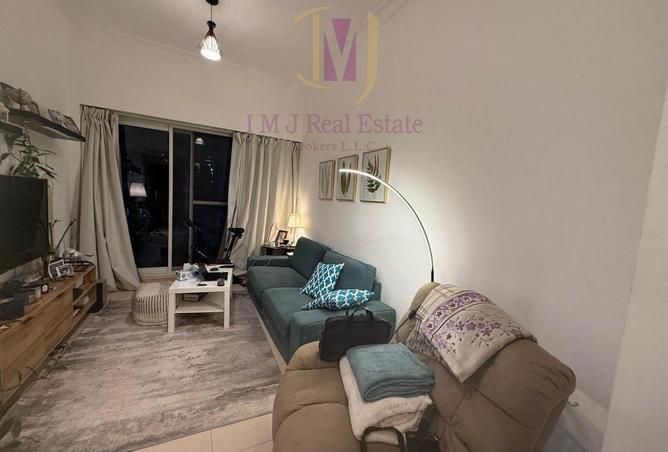 74240215 - Property Image 2