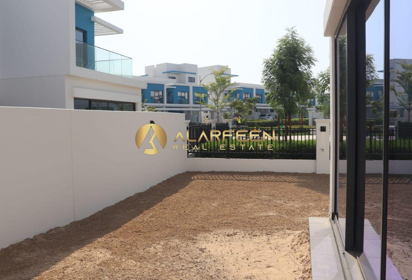 Corner Villa| Multiple Options Available| Call Now photo 11
