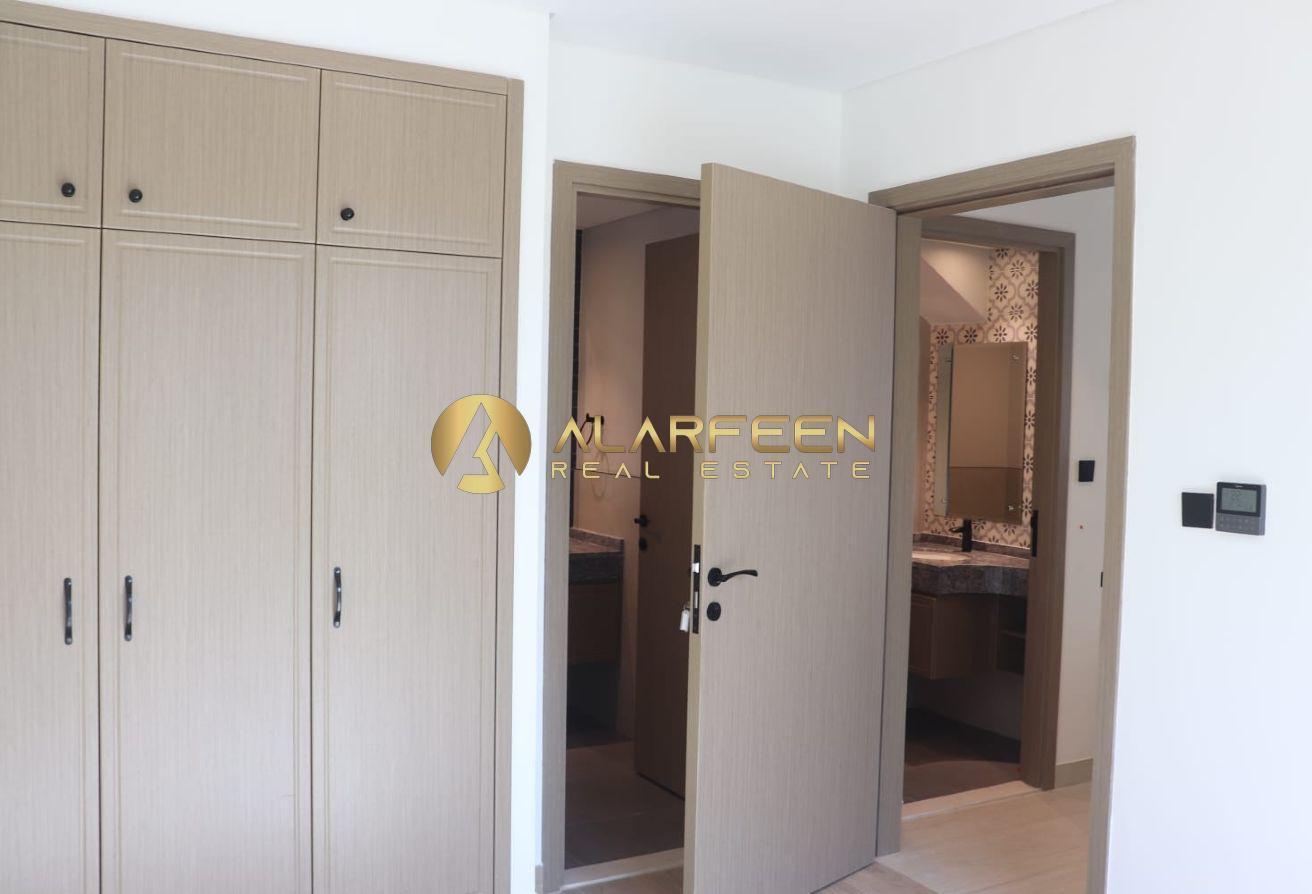 Corner Villa| Multiple Options Available| Call Now photo 10