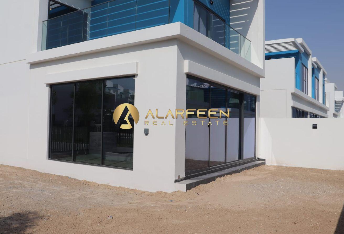 Corner Villa| Multiple Options Available| Call Now photo 17