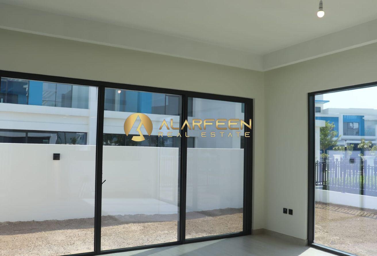 Corner Villa| Multiple Options Available| Call Now photo 2