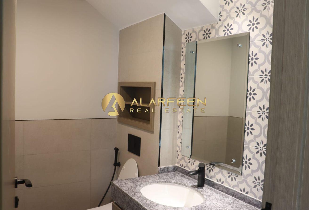 Corner Villa| Multiple Options Available| Call Now photo 9