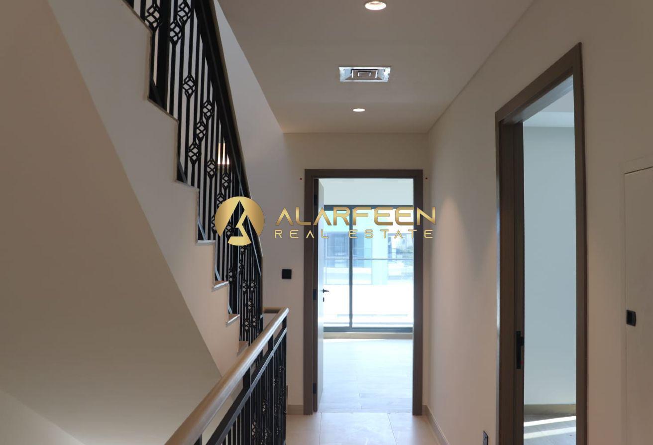 Corner Villa| Multiple Options Available| Call Now photo 3