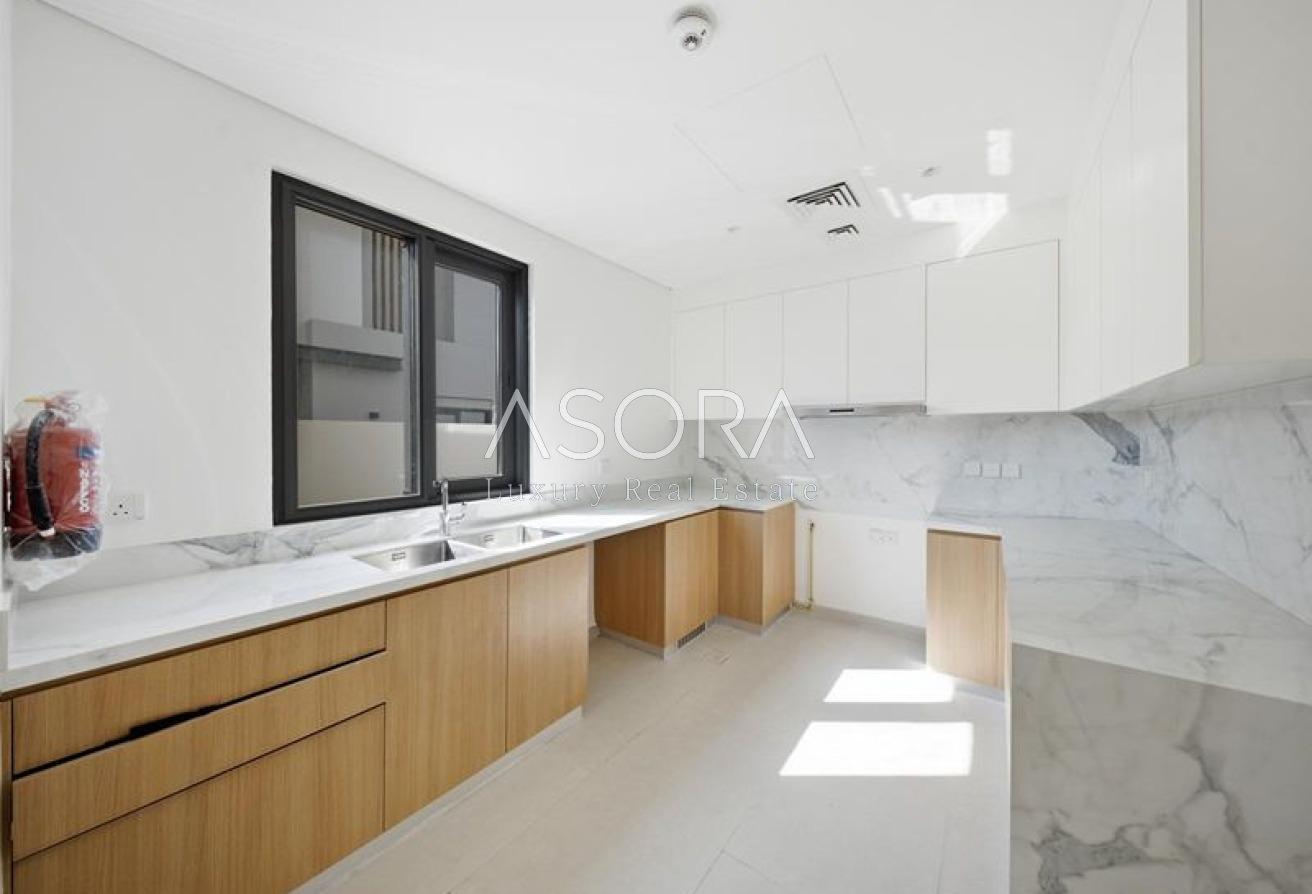Corner 4BR |Single Row |Vastu Compliant |Upgraded photo 14