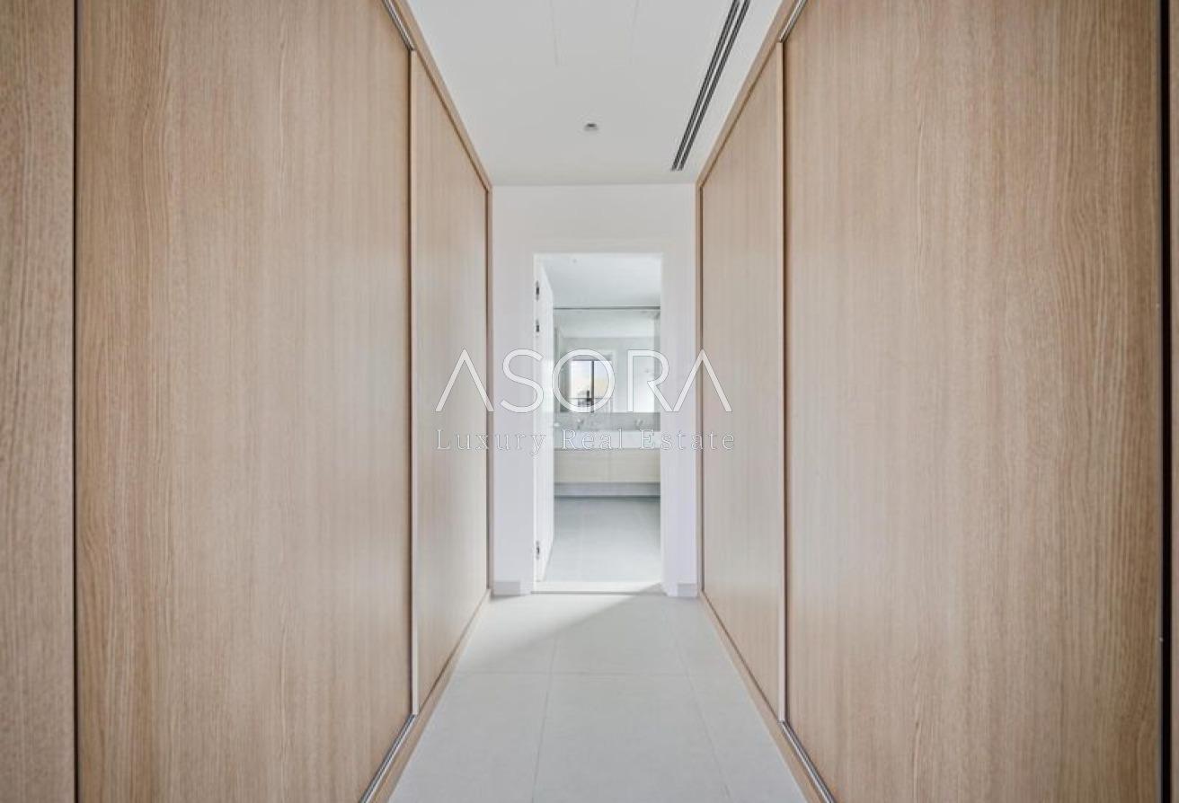 Corner 4BR |Single Row |Vastu Compliant |Upgraded photo 16