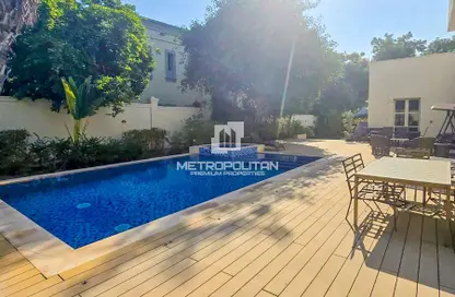 Villa - 5 Bedrooms - 6 Bathrooms for sale in Signature Villas - Emirates Hills - Dubai Villa - 5 Bedrooms - 6 Bathrooms for sale in Signature Villas - Emirates Hills - Dubai