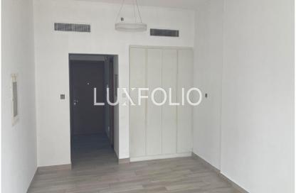 Apartment - Studio - 1 Bathroom for rent in Oxford Residence 2 - District 10 - Jumeirah Village Circle - Dubai