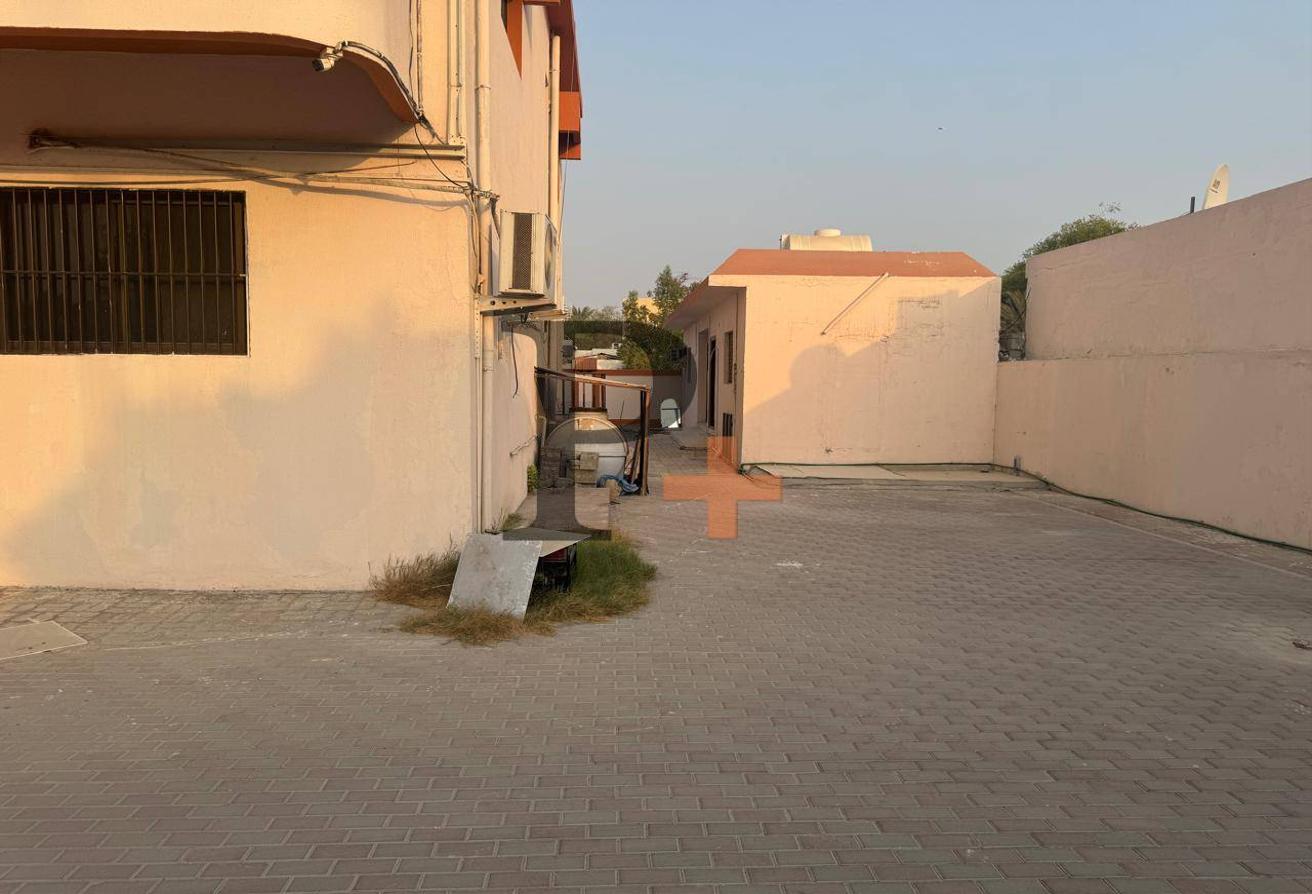 Fully Stand-Alone Villa | Prime Al Twar Location | Direct 311 Access photo 5