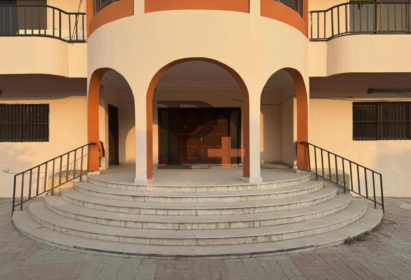 Fully Stand-Alone Villa | Prime Al Twar Location | Direct 311 Access photo 3