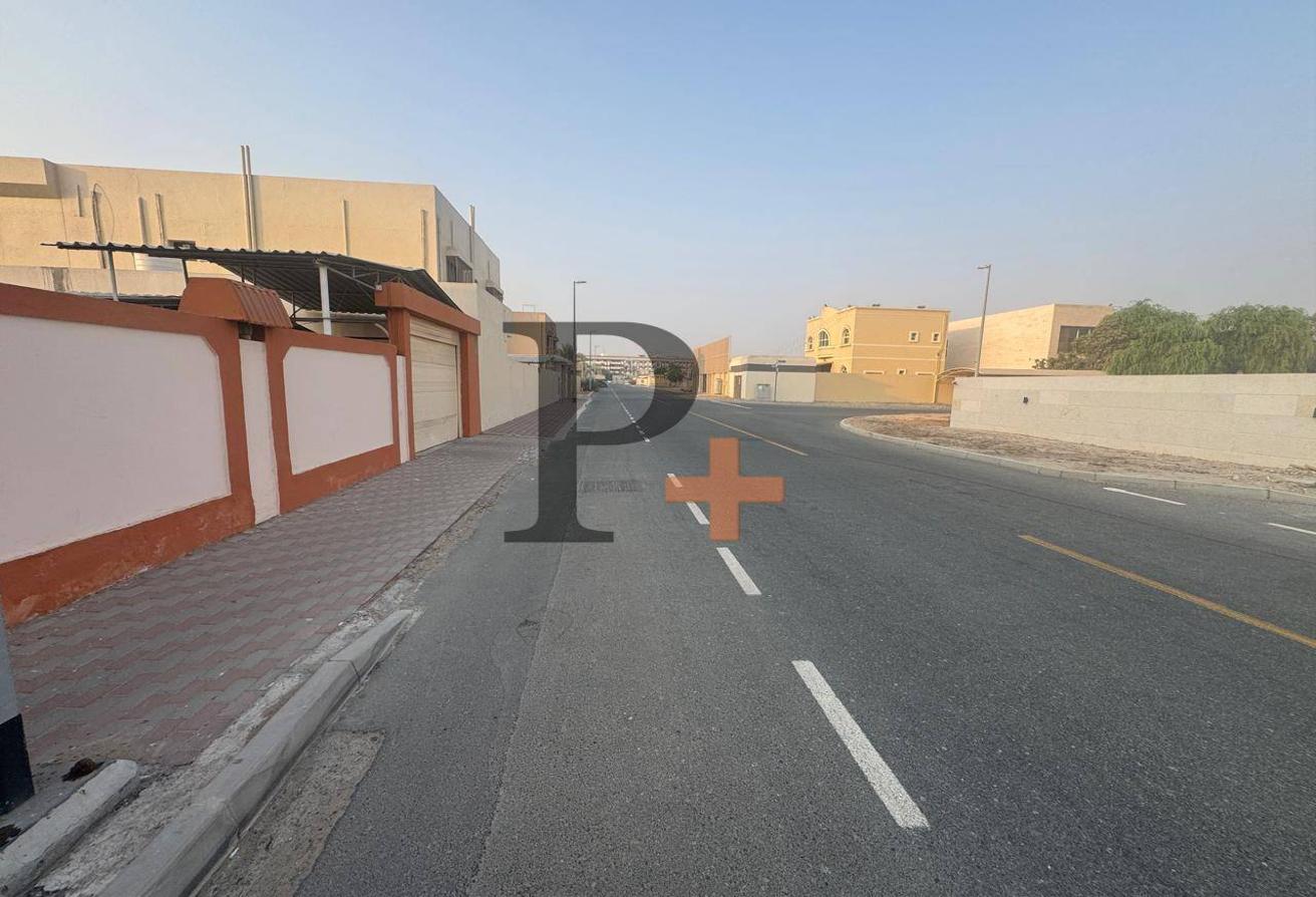 Fully Stand-Alone Villa | Prime Al Twar Location | Direct 311 Access photo 6