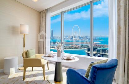 Apartment - Studio - 1 for rent in The Palm Tower - Palm Jumeirah - Dubai