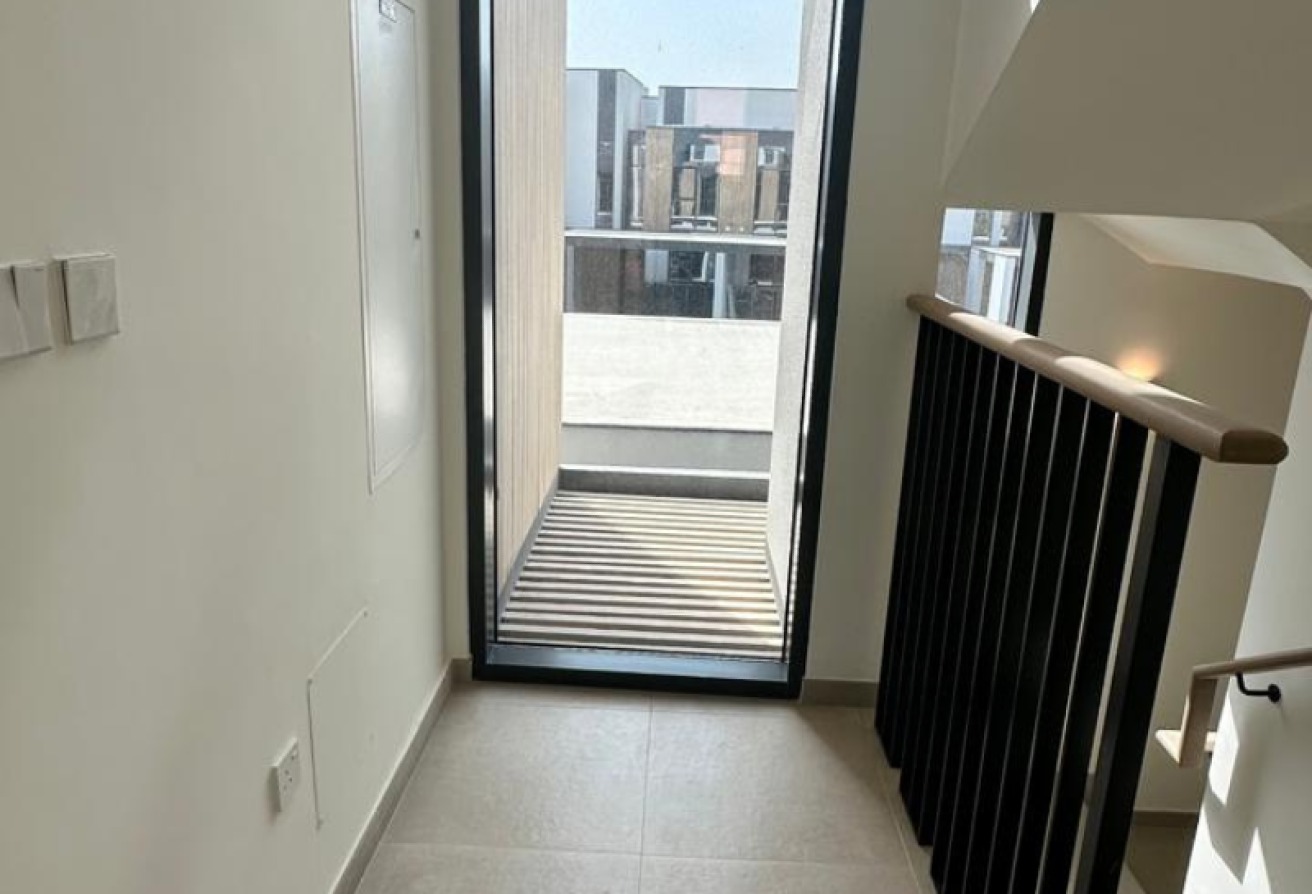 Modern Home | Amenities Facing I Barnd New