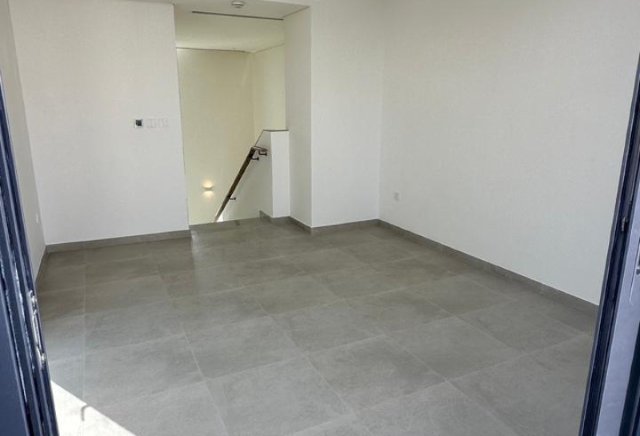 Modern Home | Amenities Facing I Barnd New