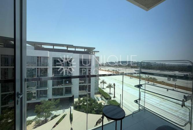 High floor | Lagoon and Burj Khalifa View | Vacant