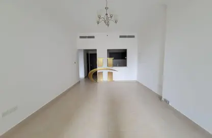 شقة - 2 غرف نوم - 3 حمامات للايجار في بلازا ريسدينس 2 - بلازا ريزيدنس - الضاحية 13 - قرية جميرا الدائرية - دبي